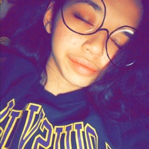 Meet your Posher, Casey